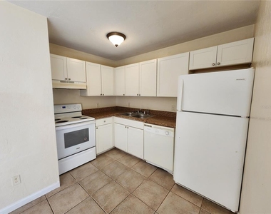 2529 Nw 62 Place - Photo Thumbnail 8