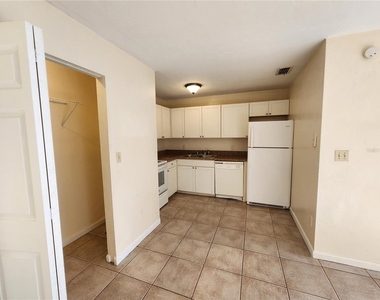 2529 Nw 62 Place - Photo Thumbnail 6