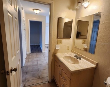2529 Nw 62 Place - Photo Thumbnail 21