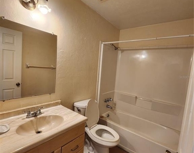 2529 Nw 62 Place - Photo Thumbnail 19