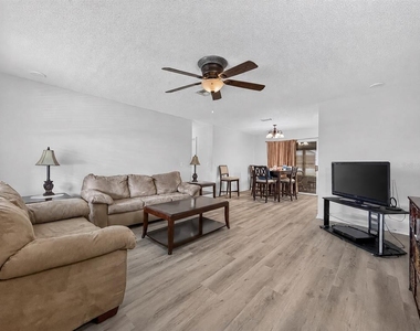 1222 Santos Place - Photo Thumbnail 2