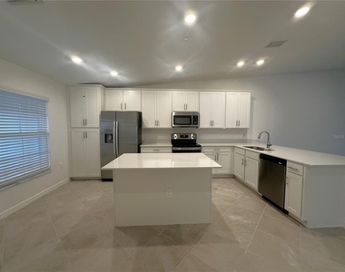 14271 Heritage Landing Blvd Boulevard - Photo Thumbnail 3