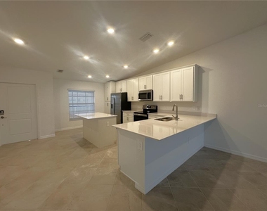 14271 Heritage Landing Blvd Boulevard - Photo Thumbnail 4