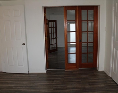 3316 W 26th Street - Photo Thumbnail 12