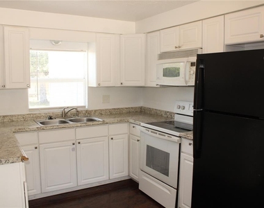 3316 W 26th Street - Photo Thumbnail 1