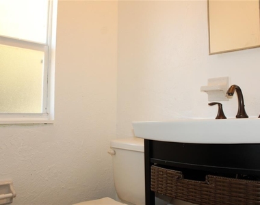 3316 W 26th Street - Photo Thumbnail 17