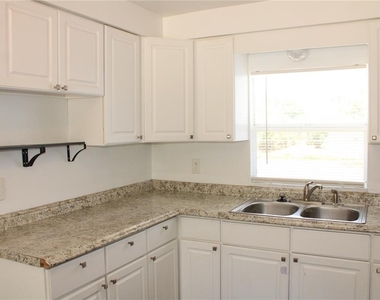 3316 W 26th Street - Photo Thumbnail 2