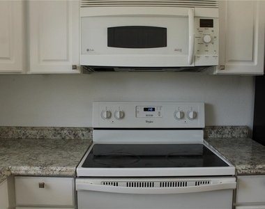 3316 W 26th Street - Photo Thumbnail 3