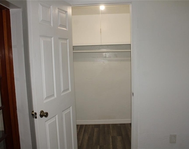 3316 W 26th Street - Photo Thumbnail 16