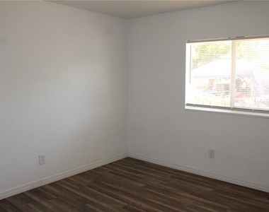 3316 W 26th Street - Photo Thumbnail 20
