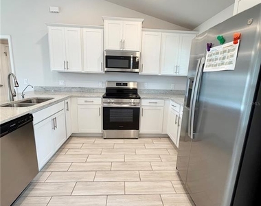 4865 Manila Avenue - Photo Thumbnail 6