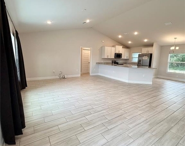4865 Manila Avenue - Photo Thumbnail 9