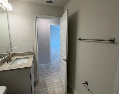 4865 Manila Avenue - Photo Thumbnail 18