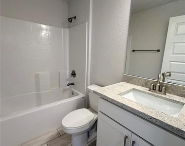 4865 Manila Avenue - Photo Thumbnail 16