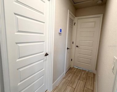 4865 Manila Avenue - Photo Thumbnail 11