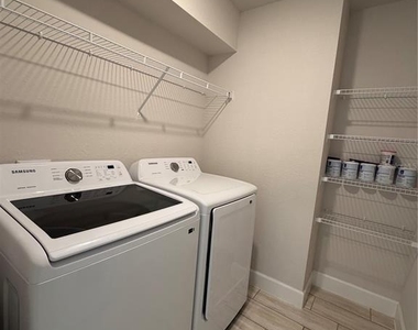 4865 Manila Avenue - Photo Thumbnail 34