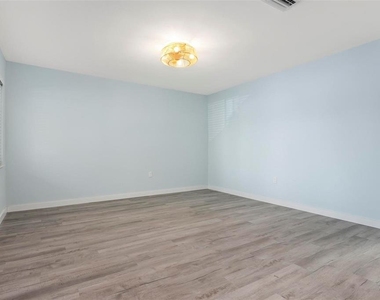 1258 Barbara Drive - Photo Thumbnail 3