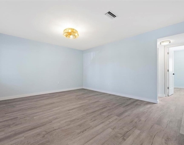 1258 Barbara Drive - Photo Thumbnail 2