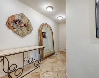 888 Boulevard Of The Arts - Photo Thumbnail 7