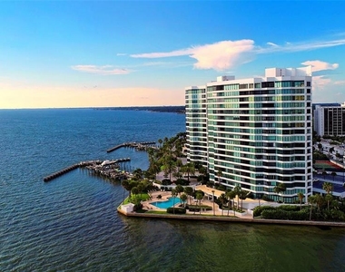 888 Boulevard Of The Arts - Photo Thumbnail 56