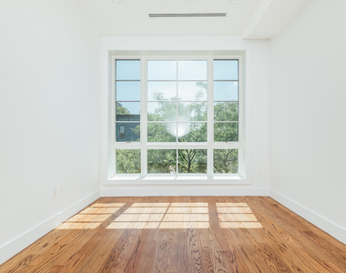 901 Herkimer St - Photo Thumbnail 6