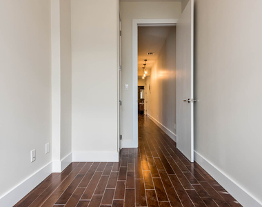 316 Patchen Ave - Photo Thumbnail 3