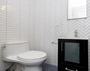 222 East 12th Street - Photo Thumbnail 4