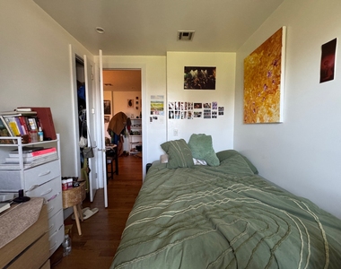 869 Park Avenue - Photo Thumbnail 6