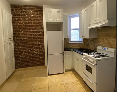 510 East 82nd Street - Photo Thumbnail 2