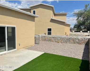806 Hc Gilbert Minjares Drive - Photo Thumbnail 15