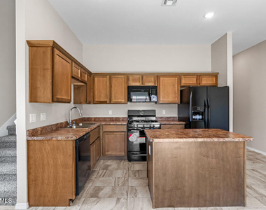 806 Hc Gilbert Minjares Drive - Photo Thumbnail 6