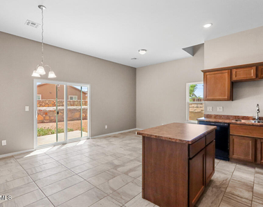806 Hc Gilbert Minjares Drive - Photo Thumbnail 8