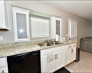 5129 Rose Elise Street - Photo Thumbnail 14