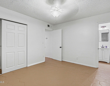 4609 Skylark Way - Photo Thumbnail 17