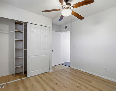 4609 Skylark Way - Photo Thumbnail 13