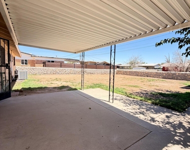 5726 Waycross Avenue - Photo Thumbnail 18