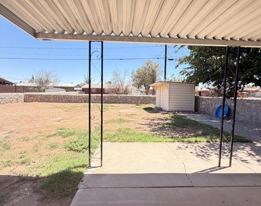 5726 Waycross Avenue - Photo Thumbnail 19