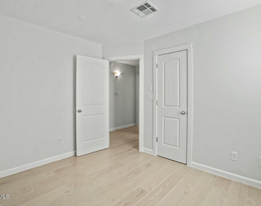 1451 Senda Del Sol Lane - Photo Thumbnail 16