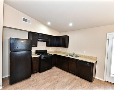 916 Villa Seca Drive - Photo Thumbnail 16