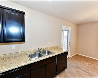 916 Villa Seca Drive - Photo Thumbnail 20