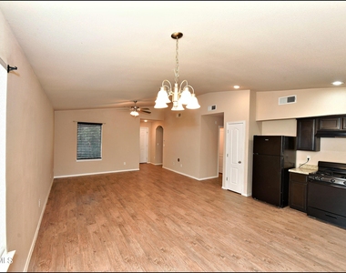 916 Villa Seca Drive - Photo Thumbnail 13
