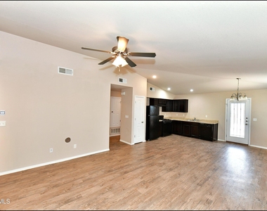916 Villa Seca Drive - Photo Thumbnail 7