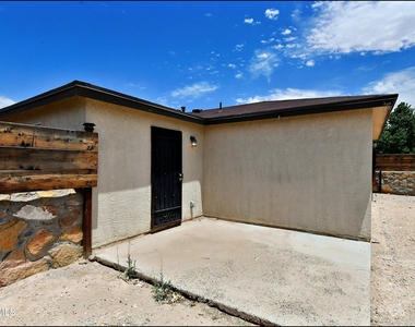 916 Villa Seca Drive - Photo Thumbnail 35