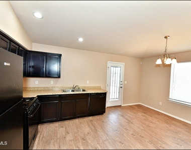 916 Villa Seca Drive - Photo Thumbnail 17