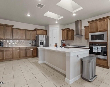 13183 Emerald Isle Street - Photo Thumbnail 7