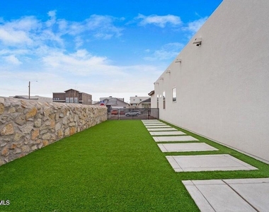 13183 Emerald Isle Street - Photo Thumbnail 21