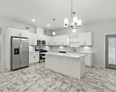 11496 Summer Drive - Photo Thumbnail 10