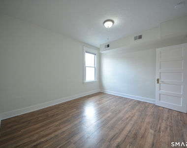 81 Myrtle Avenue - Photo Thumbnail 7