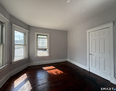 184 Fairview Street - Photo Thumbnail 2