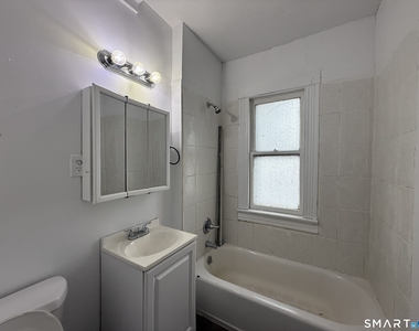 184 Fairview Street - Photo Thumbnail 6